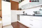 Pronájem bytu 2+kk, ul. Kosmonautů, Brno - Starý Lískovec, lodžie, sklep, cena 15300 CZK / objekt / měsíc, nabízí 